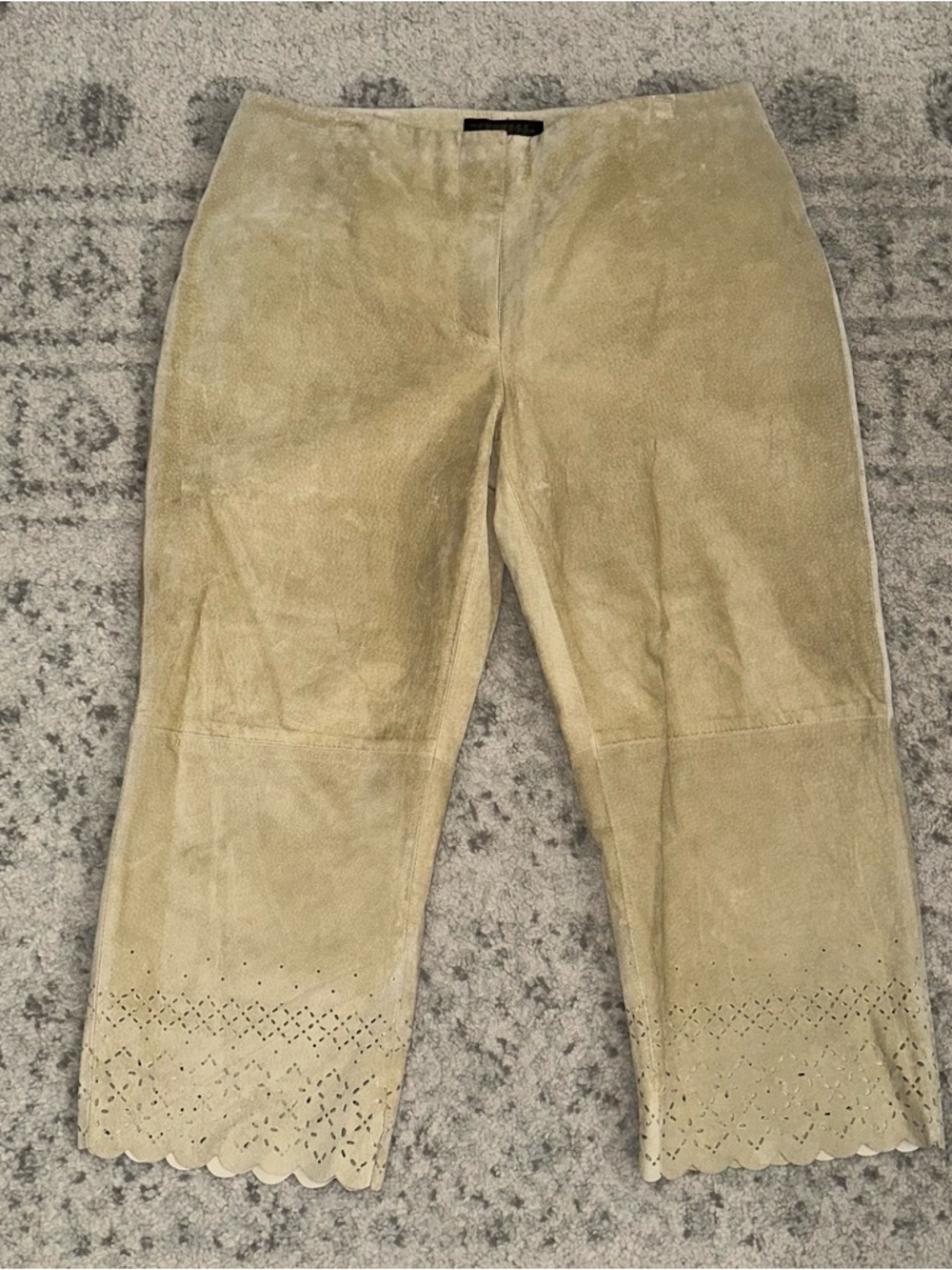 VTG Y2K Express Beige Suede Capris 11/12